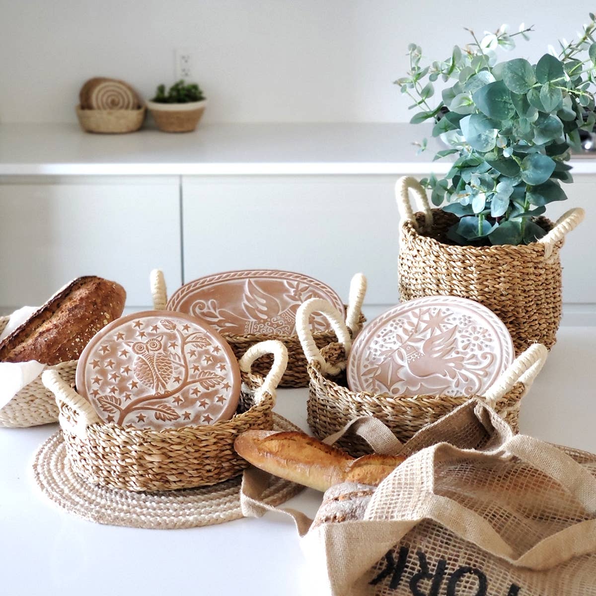 Handmade Bread Warmer & Wicker Basket - Bird Round