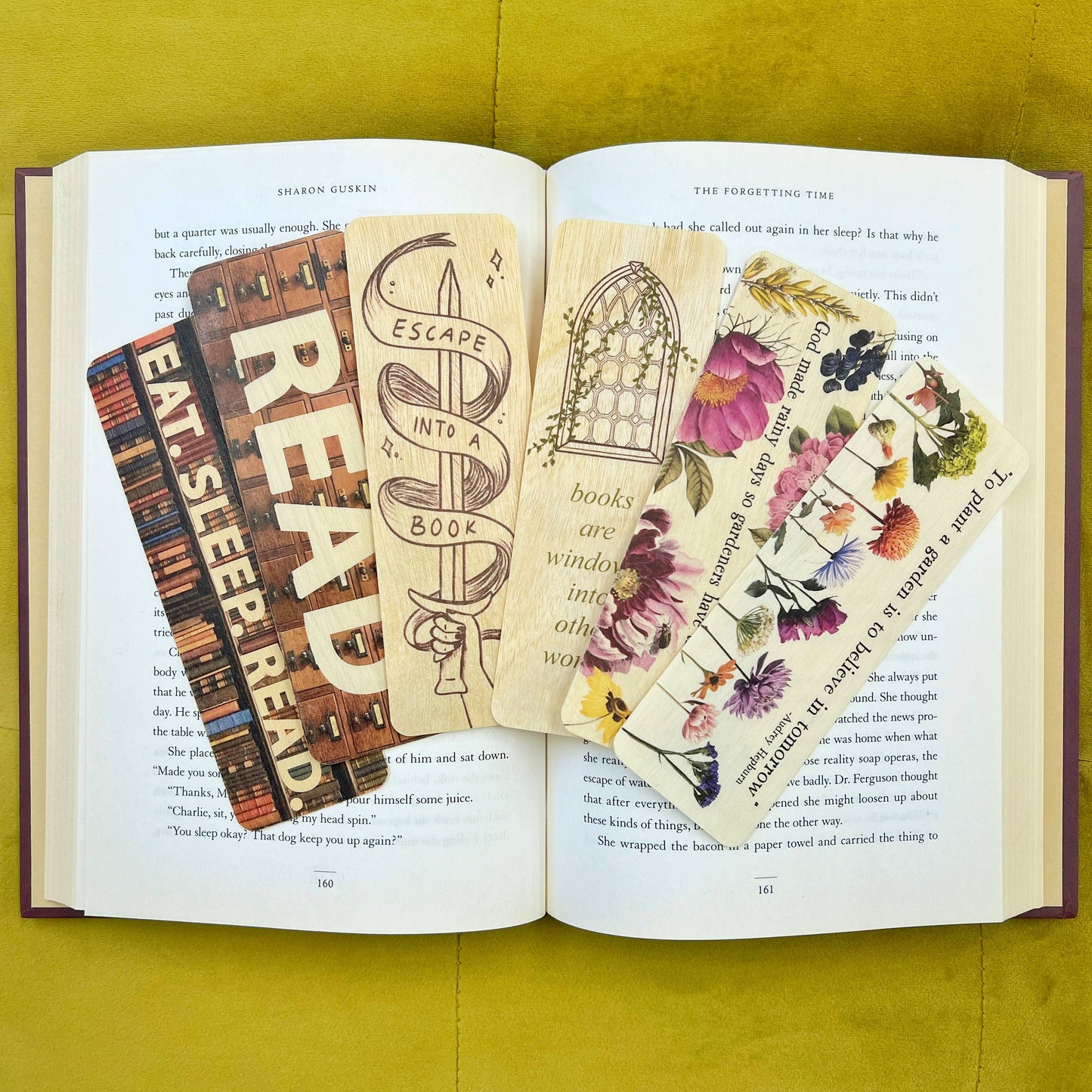 READ Vintage Card Catalog Wooden Bookmark