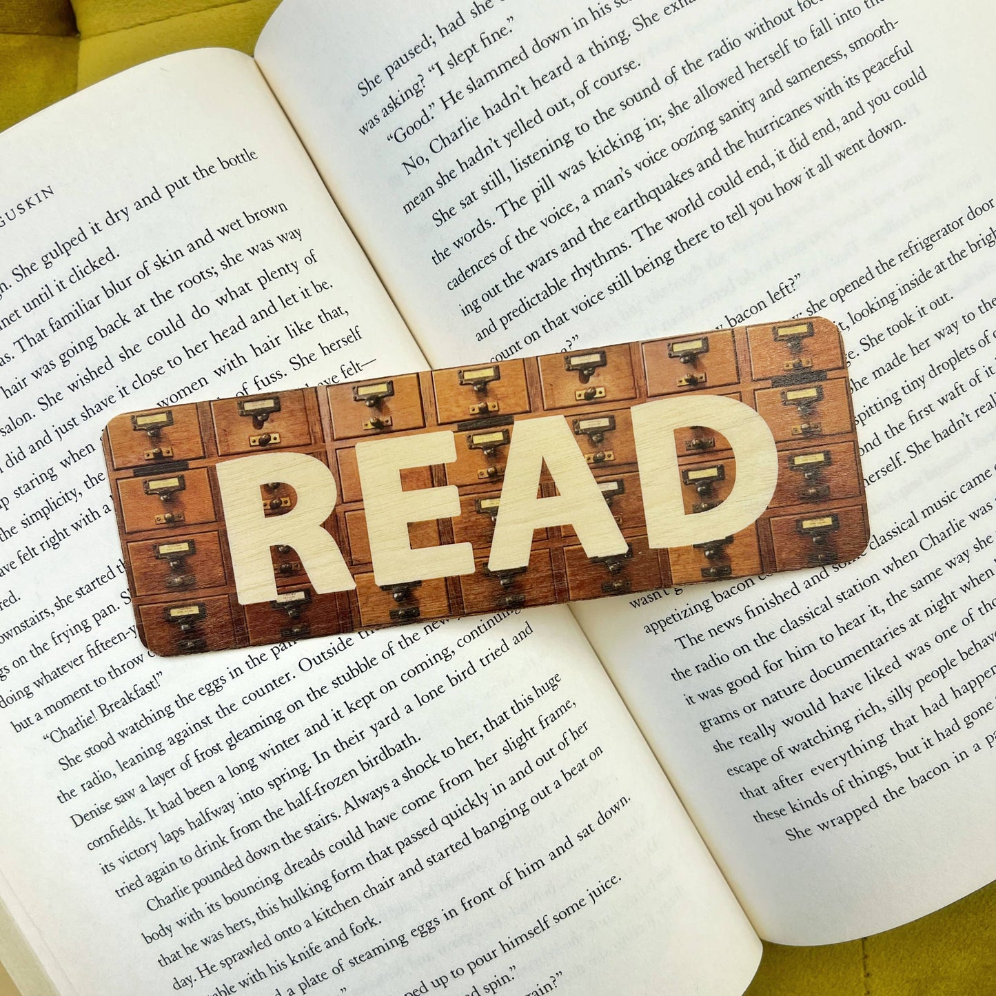 READ Vintage Card Catalog Wooden Bookmark