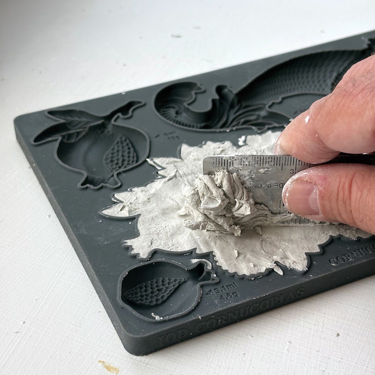 Iron Orchid Design Silicone Mould Food‑Safe 6"x10" Cornucopias